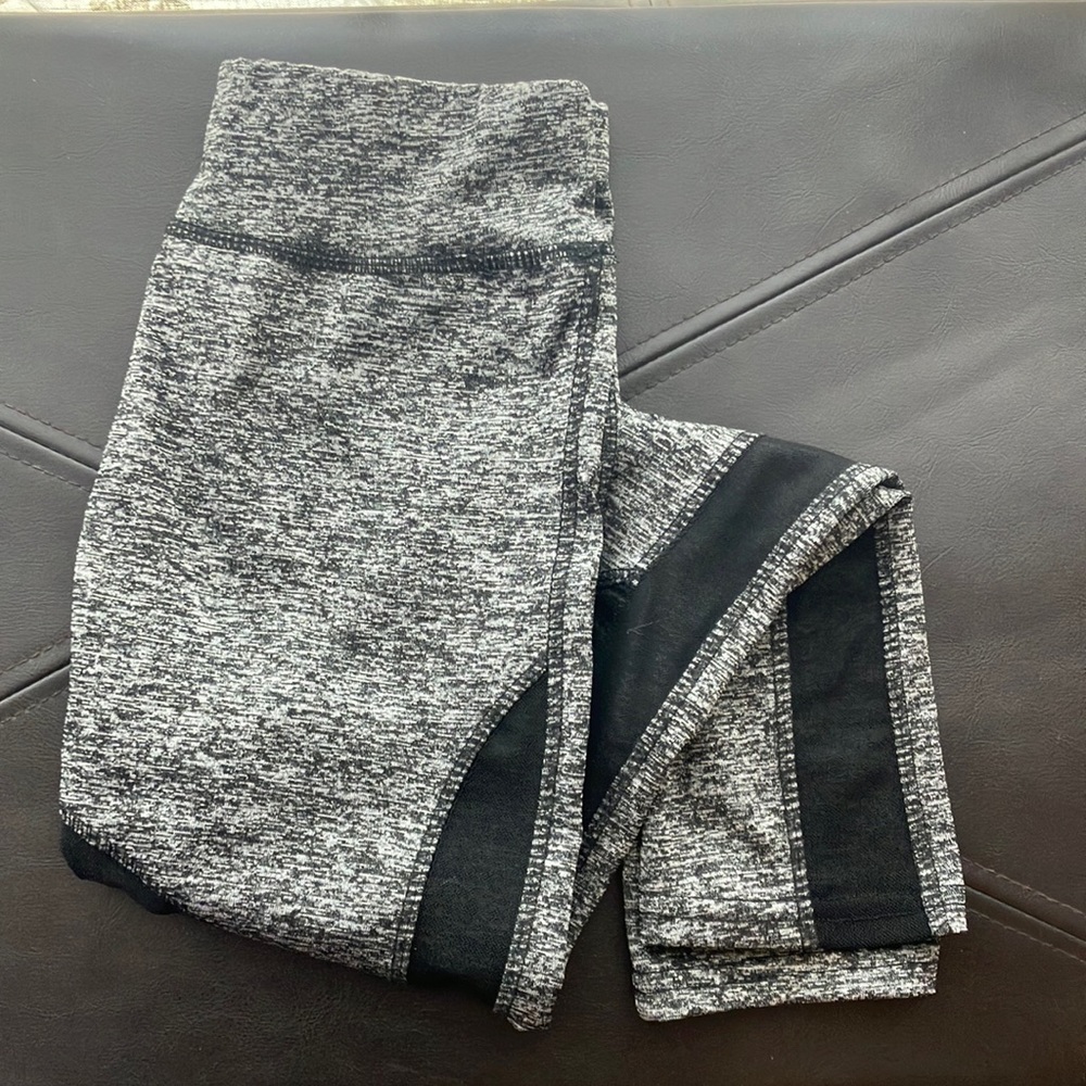 Crush Athletic Leggings Gray with Sheer Black Mesh; Size 7/8.
